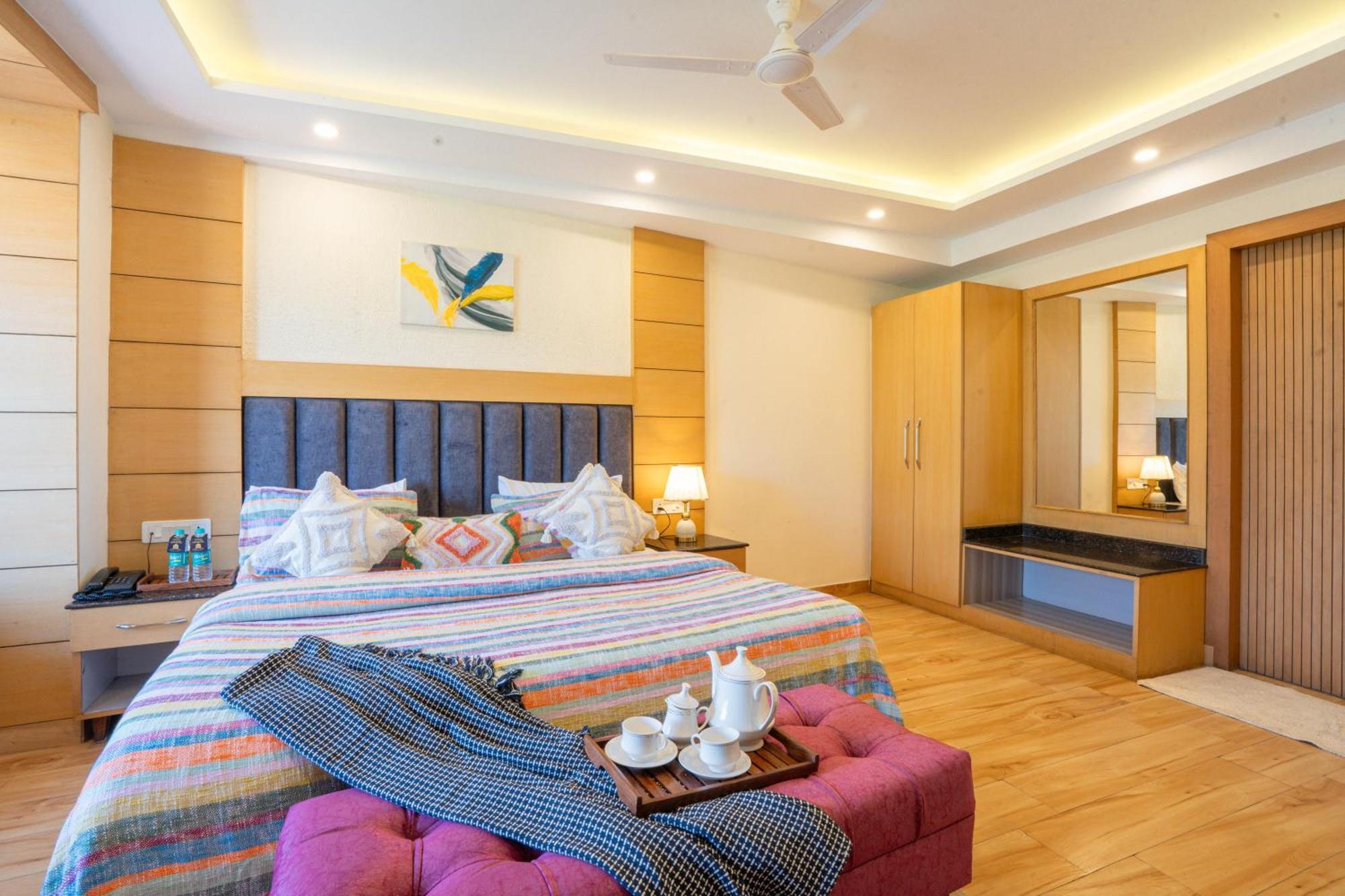 Super Hotel By Perfectstayz Mall Road Mussoorie Exterior photo
