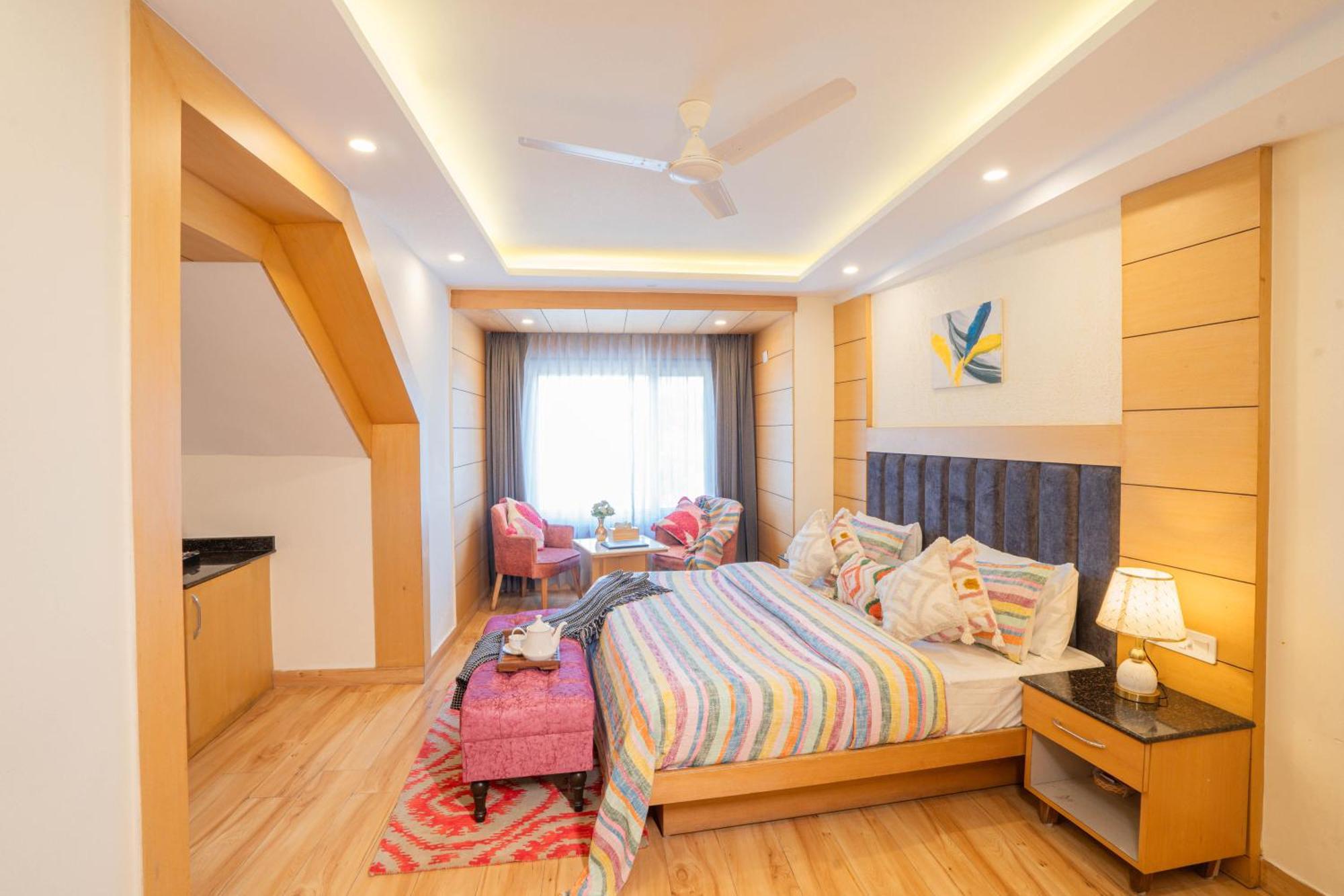 Super Hotel By Perfectstayz Mall Road Mussoorie Exterior photo
