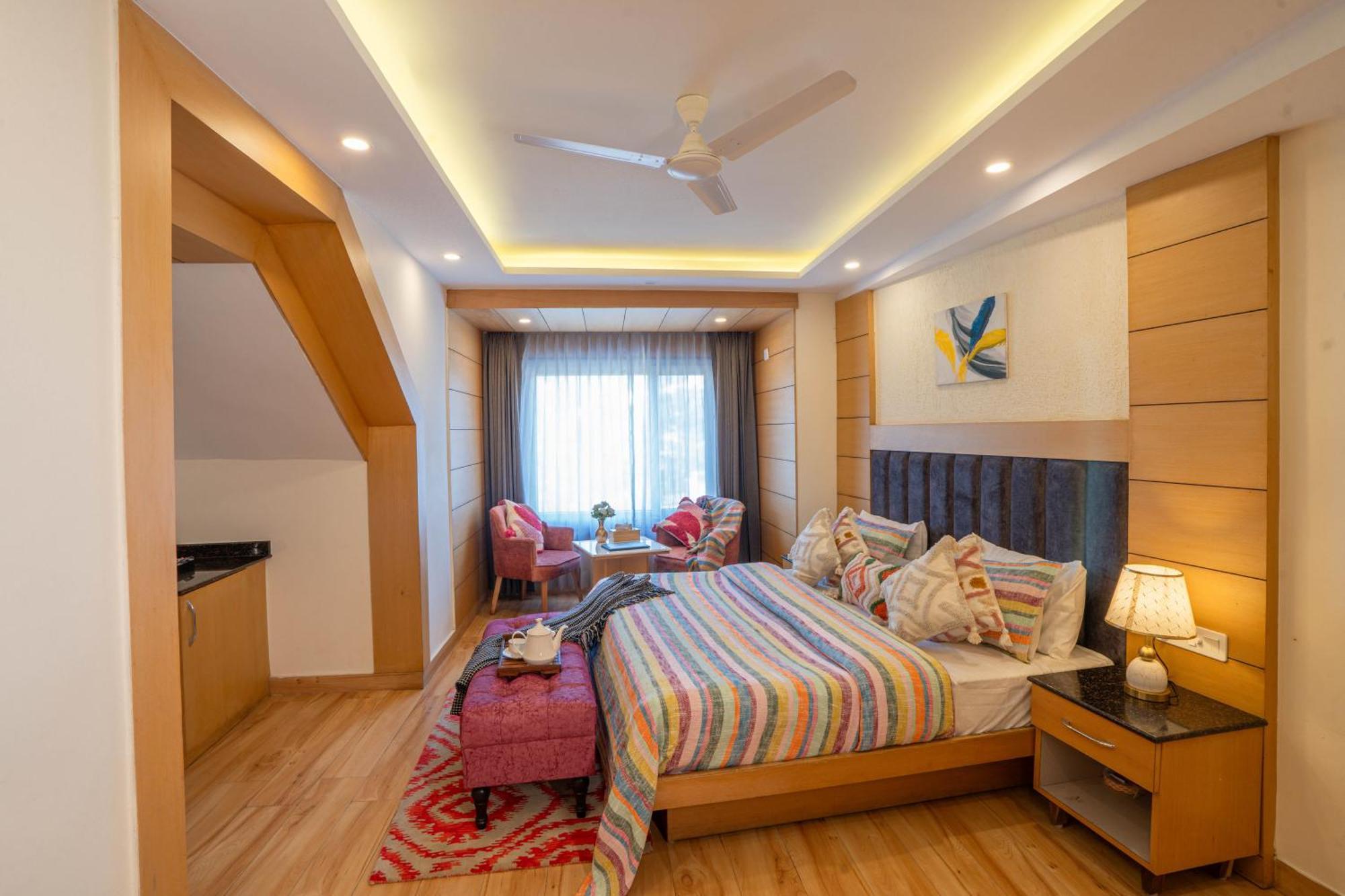Super Hotel By Perfectstayz Mall Road Mussoorie Exterior photo