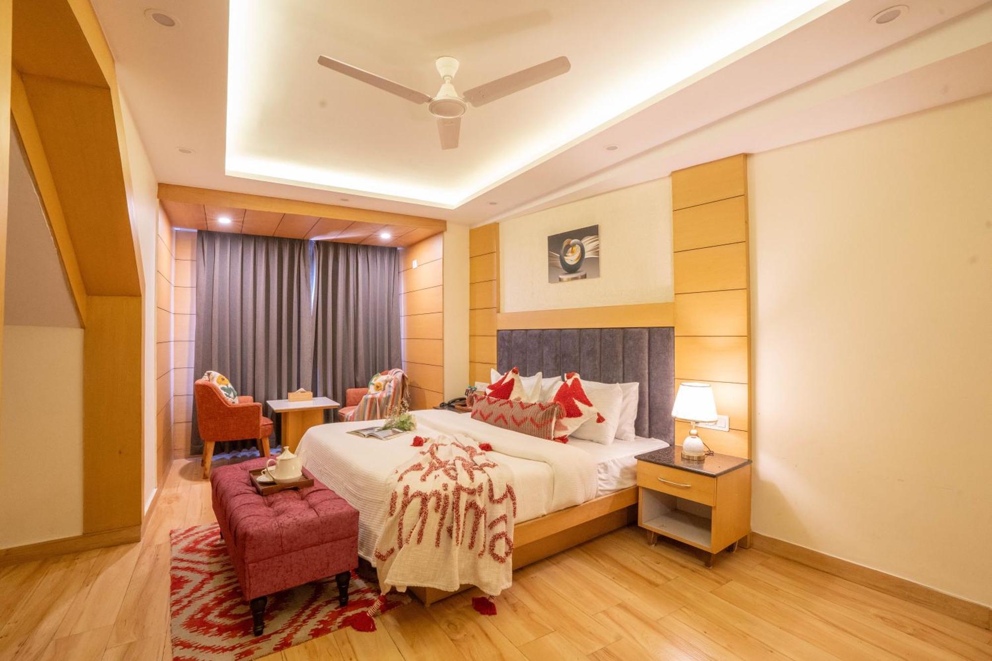 Super Hotel By Perfectstayz Mall Road Mussoorie Room photo