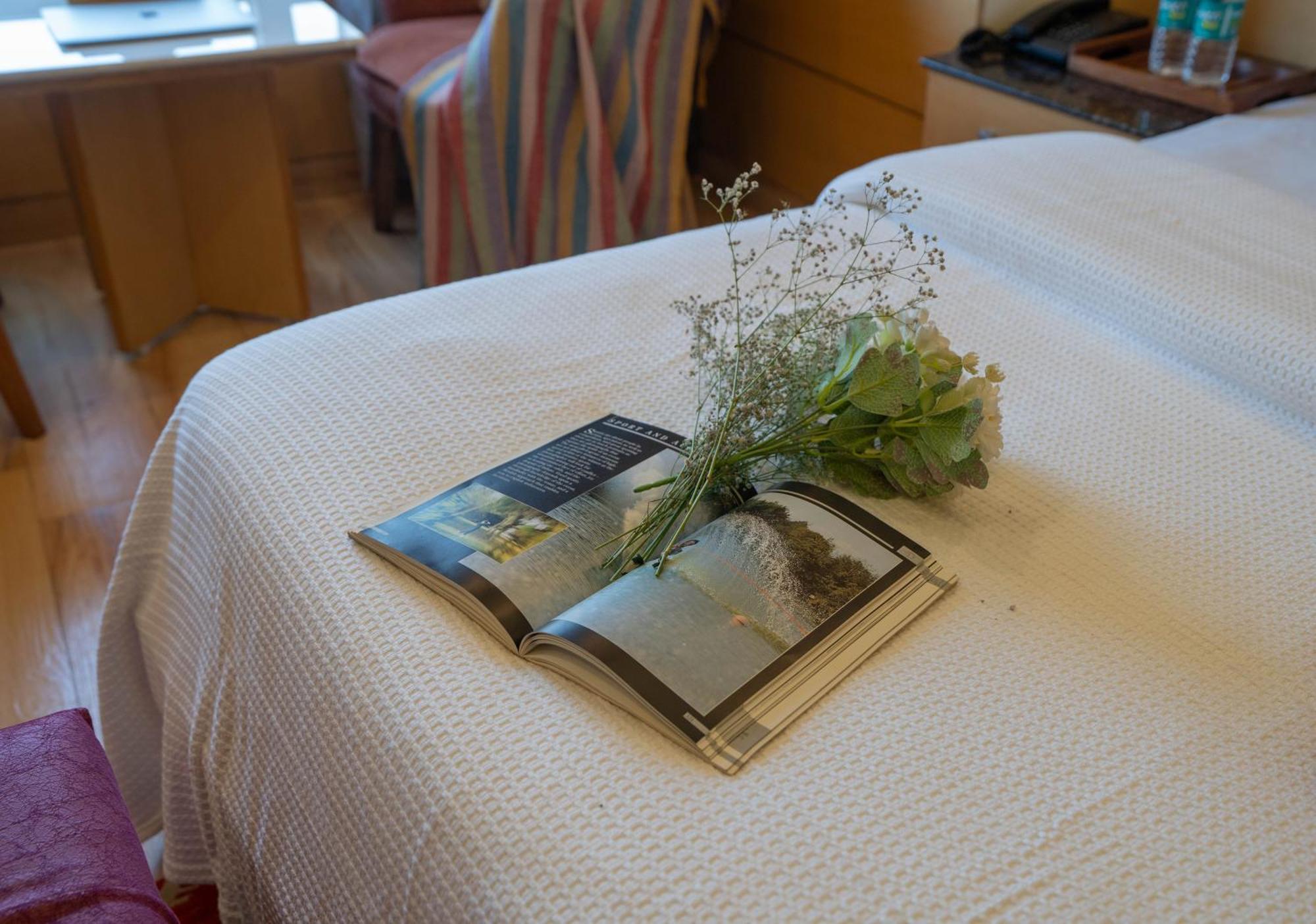 Super Hotel By Perfectstayz Mall Road Mussoorie Exterior photo