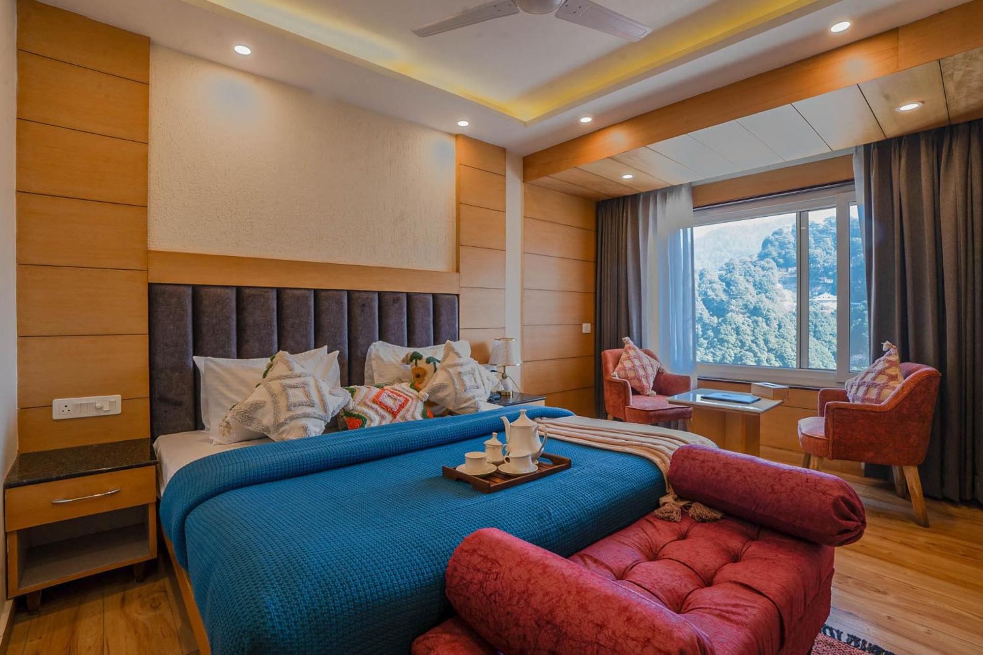 Super Hotel By Perfectstayz Mall Road Mussoorie Exterior photo