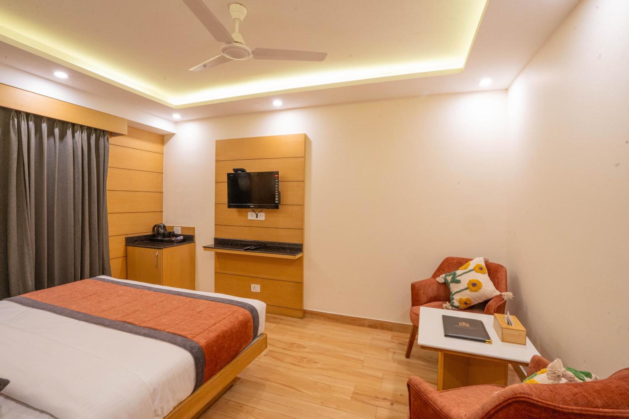 Super Hotel By Perfectstayz Mall Road Mussoorie Room photo