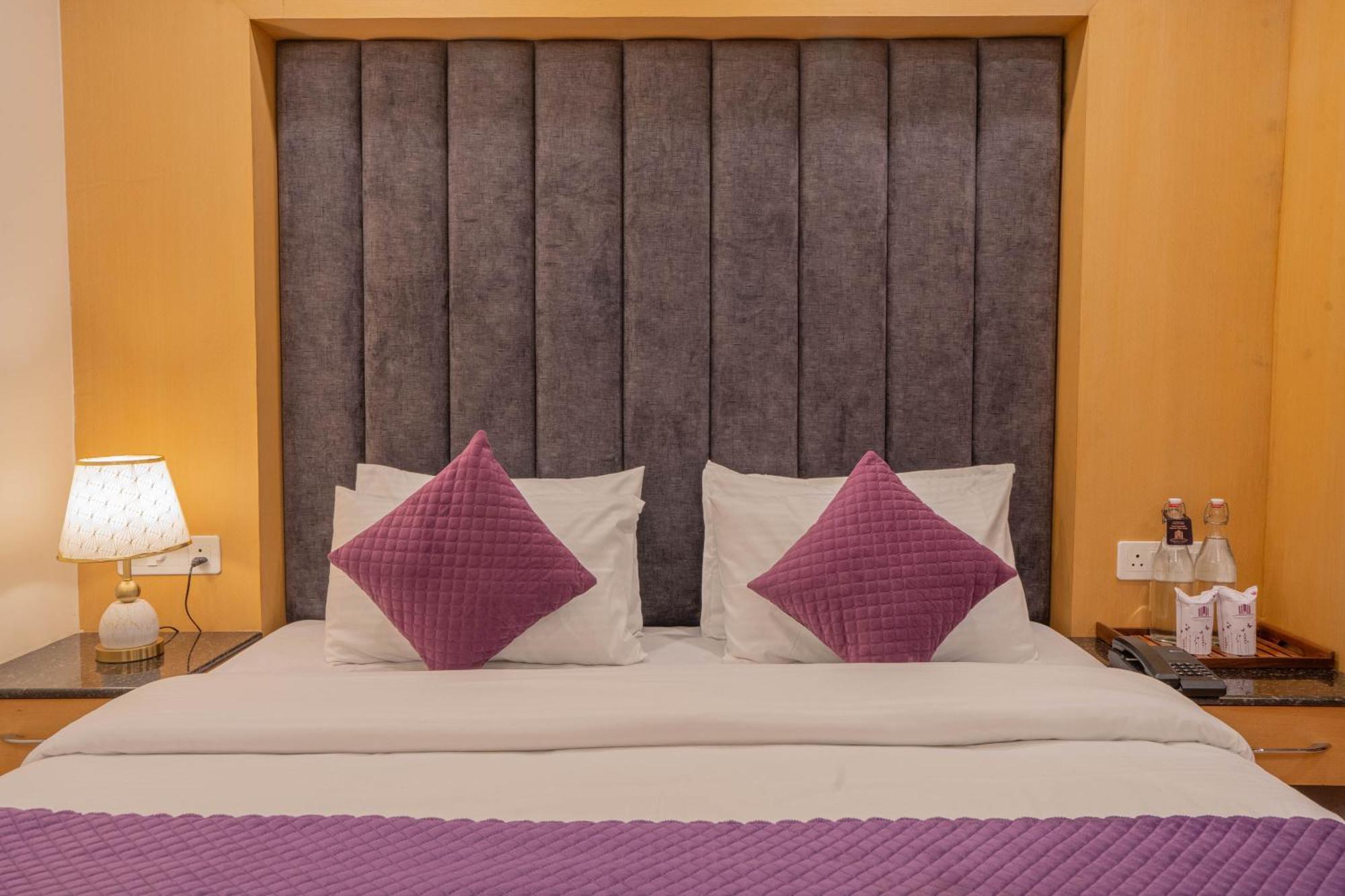 Super Hotel By Perfectstayz Mall Road Mussoorie Room photo