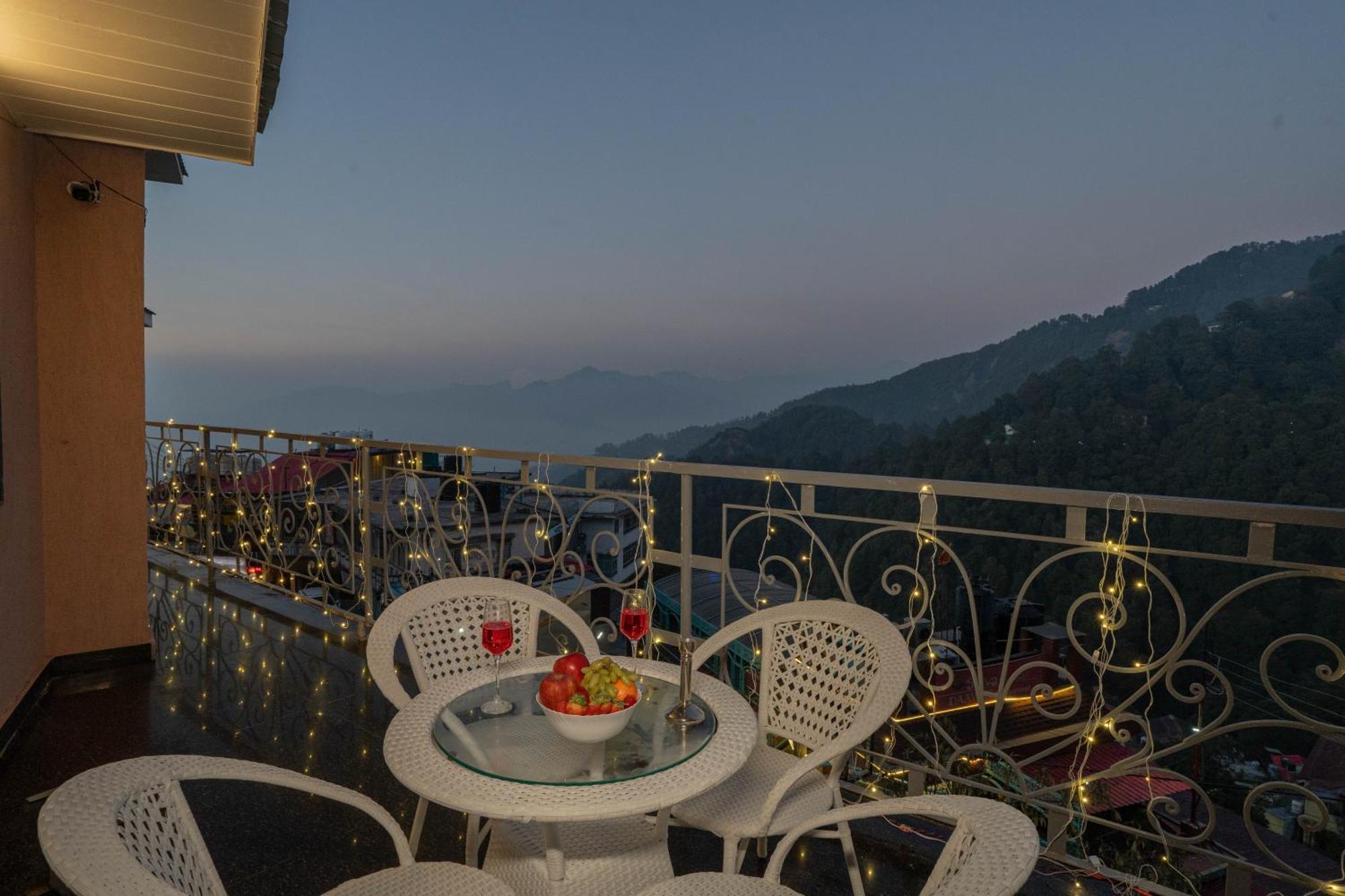 Super Hotel By Perfectstayz Mall Road Mussoorie Exterior photo